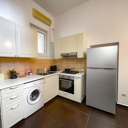 Cool Flat In The Heart Of Bucharest'S Fun And History Bucareste Exterior foto