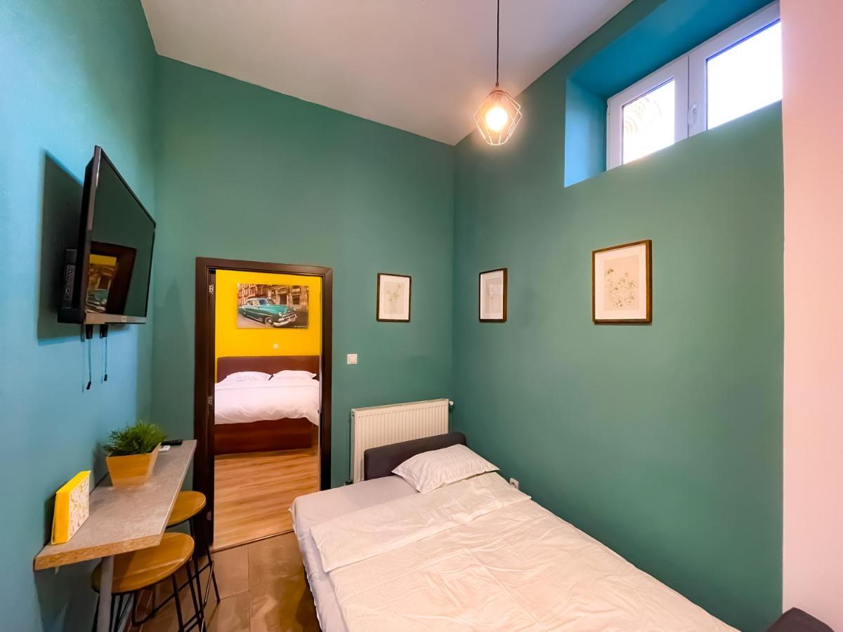 Cool Flat In The Heart Of Bucharest'S Fun And History Bucareste Exterior foto
