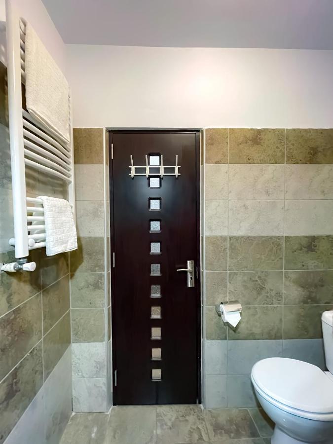 Cool Flat In The Heart Of Bucharest'S Fun And History Bucareste Exterior foto